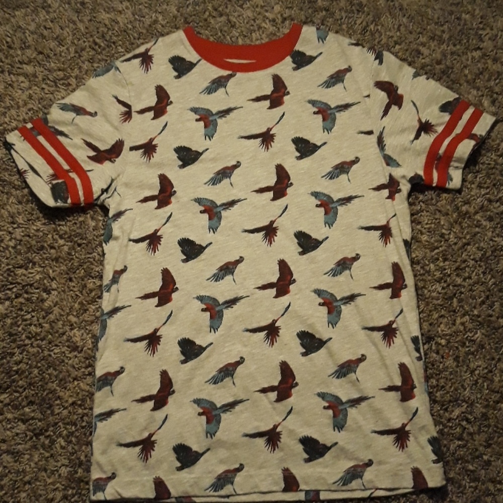Birds shirt. Size small